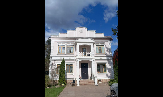 Дом 261 м² на участке 9 сот.